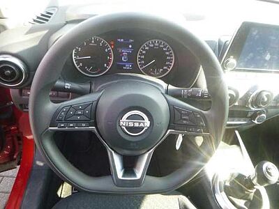 Nissan Juke Acenta 1.0 DIG-T 114